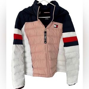 Tommy Hilfiger packable lightweight puffy jacket.